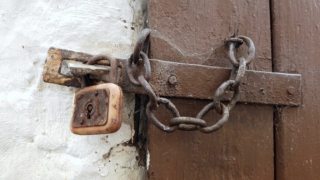 castle, chain lock, u-lock-2852883.jpg